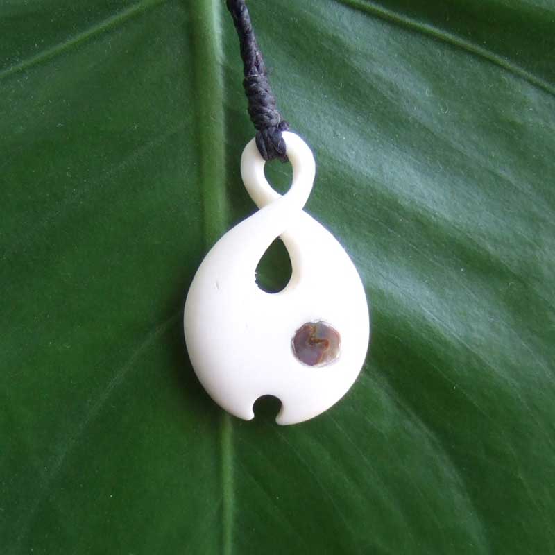 ボーンカービンングペンダント【ツイスト】 - BTC-30065 [BTC-30065