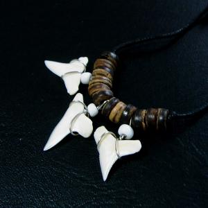 本物のサメの歯ネックレス - 20062esw